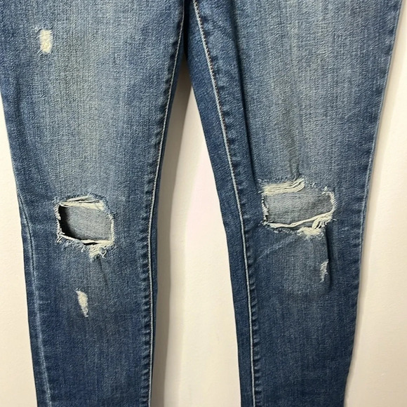 Levi’s 721 High Rise Skinny Distressed Jeans - Picture 5 of 9